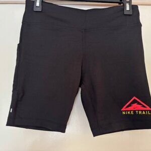 NWT Nike Trail Women's Mid-Rise Running Shorts